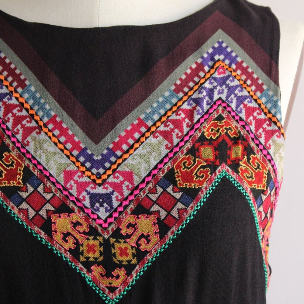Tanvi Kedia Womens Dress, Size 6, Keyhole Back, Boho Folk Style Embroidery - Picture 4 of 12
